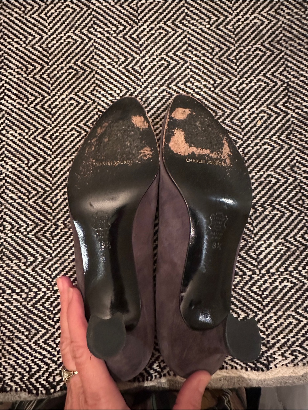 Charles Jourdan Grey Suede Pointed Pumps - Picture 4 of 5